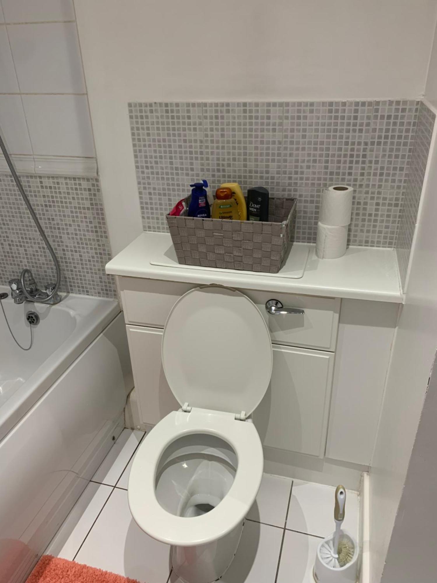Room In Stratford With Private Bathroom And Parking 런던 외부 사진